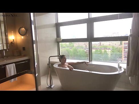❤️ Napakalaking babe madamdamin jerking off ang kanyang puki sa banyo ️❌ super porn sa amin ️❤